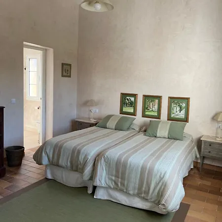 Ciudad Ducal Con Piscina Y Jardin Holiday home *